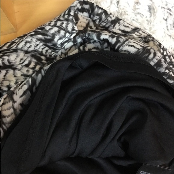 H & M size 2 black white and gray dress
Body is lined arms are not
3/4 s… - Picture 9 of 16